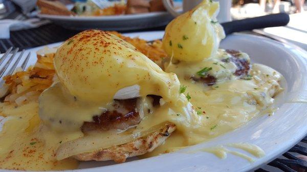 Sausage eggs benedict