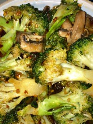 Broccoli with Garlic Sauce & mushrooms