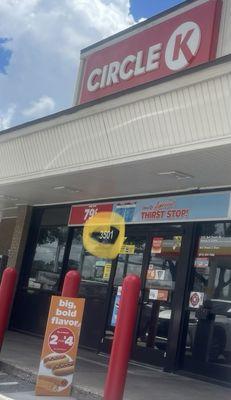 View of El Cafe Cuba from the outside.  Yes, El Cafe Cuba is inside CIRCLE K.