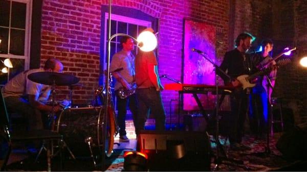 Gold Magnolias shakin' up The Boiler Room last night!!