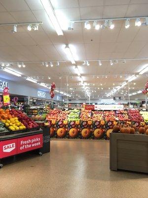 Stop & Shop East Haven CT. Clean and remodeled.