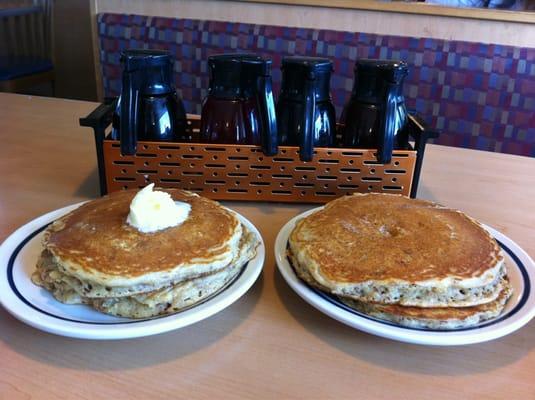 harvest grain pancakes! yum!