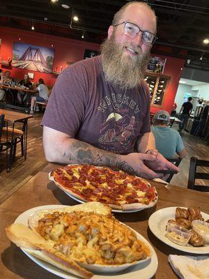 Pizza, Buffalo Mac and cheese and Cajun wings!