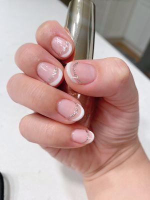 French tip manicure