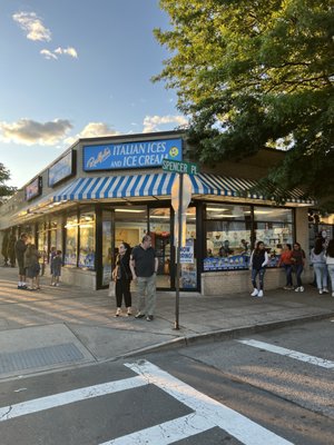 Ralph's Italian Ices & Ice Cream