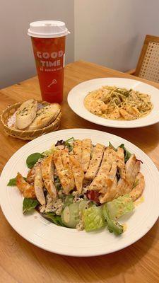 Lime Camellia Tea w/ Strawberry, Garlic Baguette, Spicy Shrimp Pasta w/ Cream Sauce, & Quinoa Chicken Breast Salad