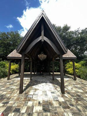 Little chapel-esque structure, you get married under this