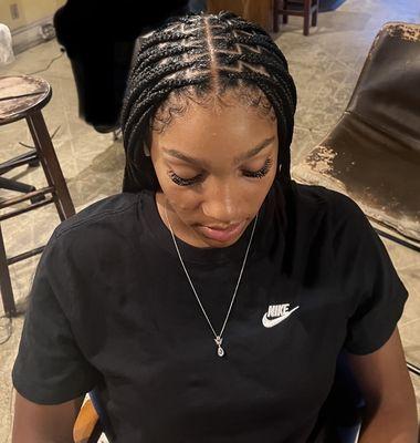 Medium Knotless braids