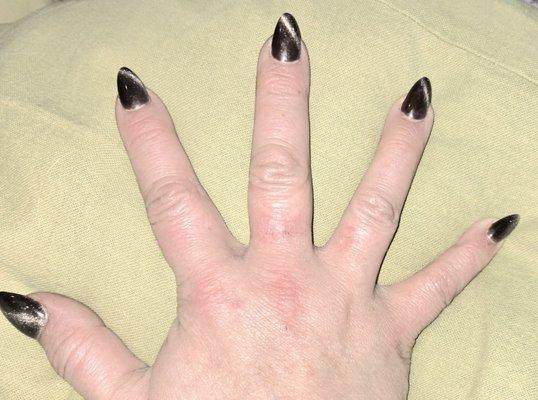 Medium length almond shaped gel extensions with cats-eye gel polish