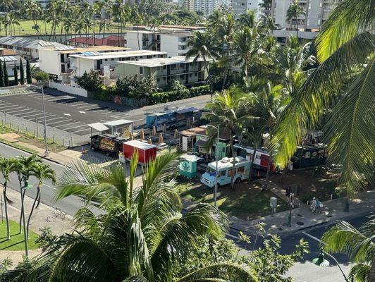 Food Truck outdoor dining