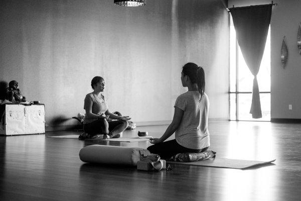 Pure Joy Yoga with Elizabeth Smith.  Randi Nicole Photography | Yuba City, CA Portrait photographer