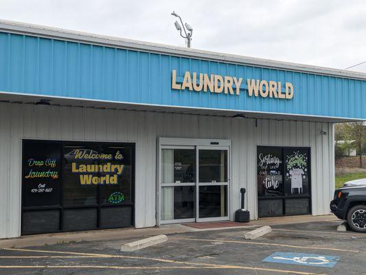 Laundry World, Alma