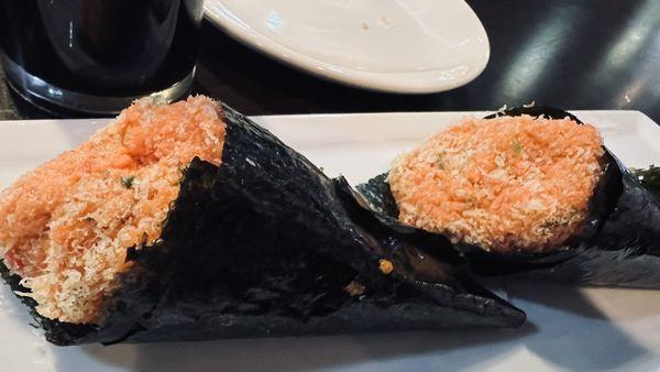 spicy tuna hand roll