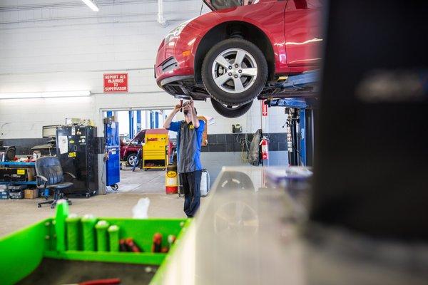 Get your oil changed, your battery replaced or your brakes inspected and have it done in no time.