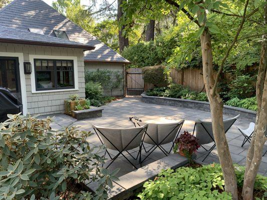 Patio from paver and retaining wall