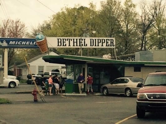 It's an Old Establishment still Serving up Good Burgers, Fries and Ice Cream.