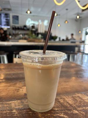 Iced caramel latte, regular