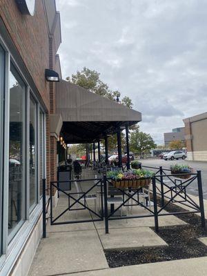 Cute little outdoor seating along the side of the restaurant