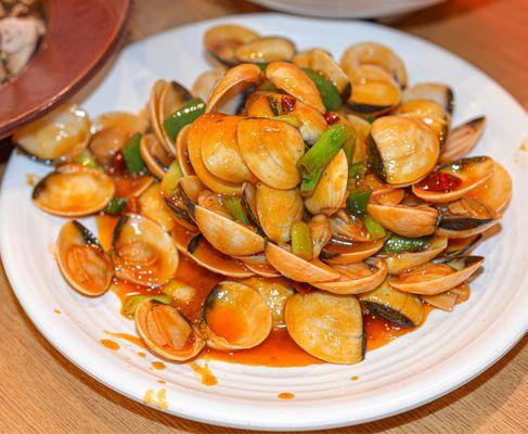 Wok-Fried White Clams (Spicy)