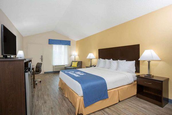 Days Inn By Wyndham Lake City