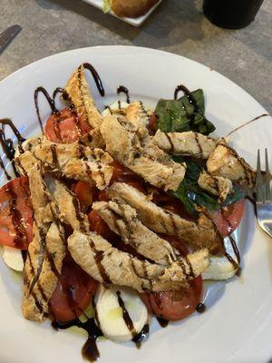 Insalata Caprese with Chicken