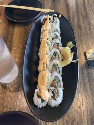 Spicy California roll & Salmon and avocado roll