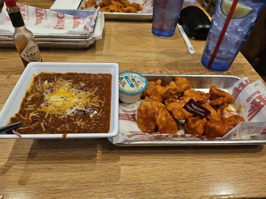 Chili and Exxxtreme boneless wings.