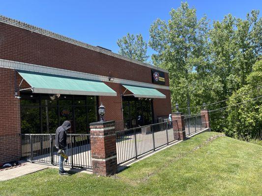 Patio for lunch and dinner and they have party days.