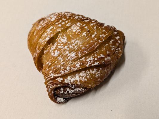 @endoedibles on Instagram 08/29/24
 
 Sfogliatelle