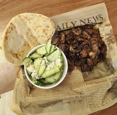 Glazed beef and cucumber salad