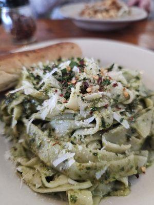 Fettuccine Pesto