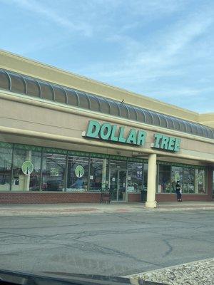 Soldano Ave., Dollar Tree on West Side of Columbus.