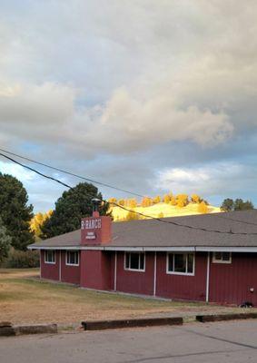 Klamath Lodge