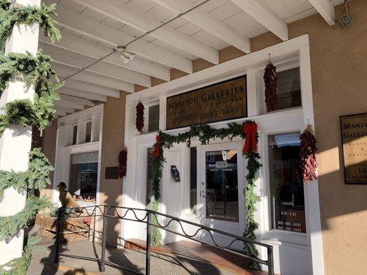 Manitou Galleries dressed up for the holidays