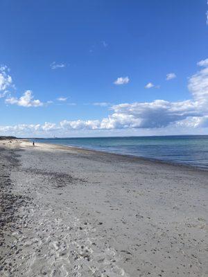 Long Beach clear blue Green Bay water