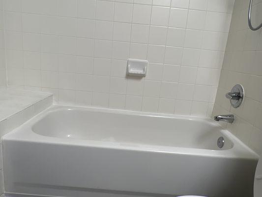 Bath tub recalked