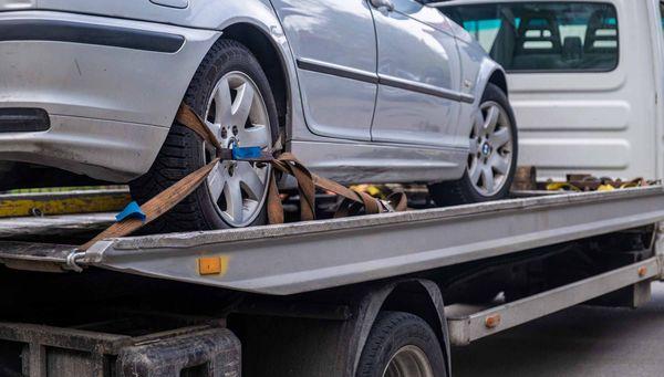 Your go-to local towing and roadside assistance company in Seattle, WA, and surrounding areas.
Give us a call today for more information!