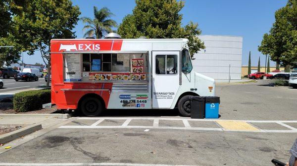 Pupusas & Tacos Truck