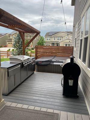 Deck and mini pergola, and access to hot tub