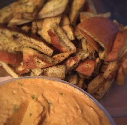 Spicy hummus and house pita chips