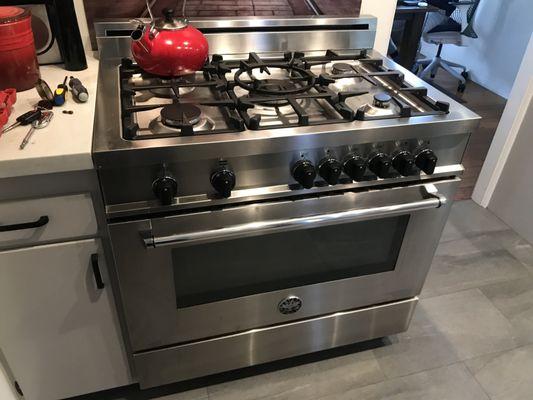 Bertazzoni Range 36" Gas range not baking. We're here to help.