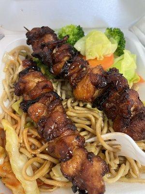 Chow neon with chicken skewer