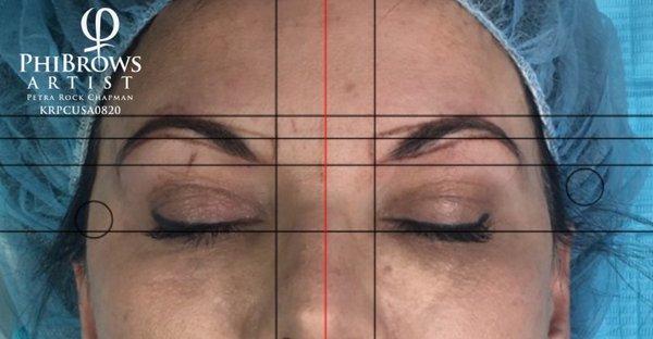 Precision is essential for perfect symmetry. We use various tools to ensure your eyebrows are perfectly aligned with your facial structure.