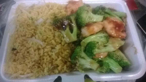 Fried rice shrimp broccoli