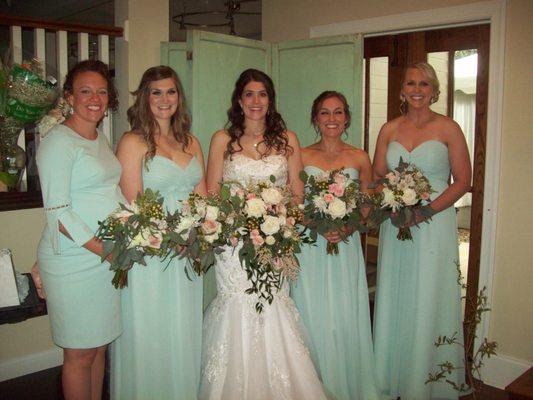 Bride and bridesmaids at Kellum Valley Wedding