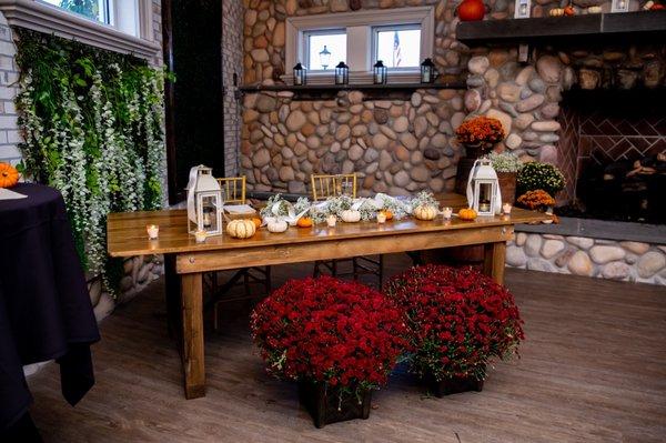 Sweet heart table & fall decor!