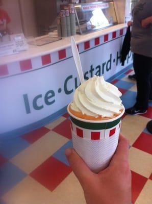 My cup of Gelati with vanilla custard on top of Starburst Orange ice! Yummy!