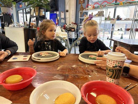 Lazy Susan plates allow for easy painting!