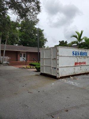 7/06/2021 Plantation's Helen Hoffman Library is Closed for repairs.  Go to the Cypress library branch instead.