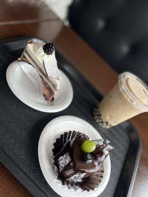 Black Forest Cake, Chocolate Mousse & Coffee Smoothie w.boba